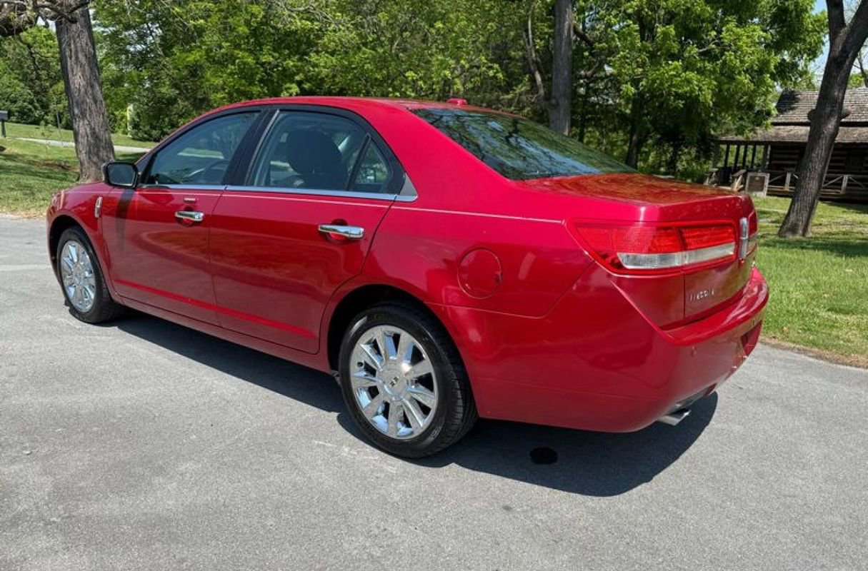 Used 2012 Lincoln MKZ FWD image 9