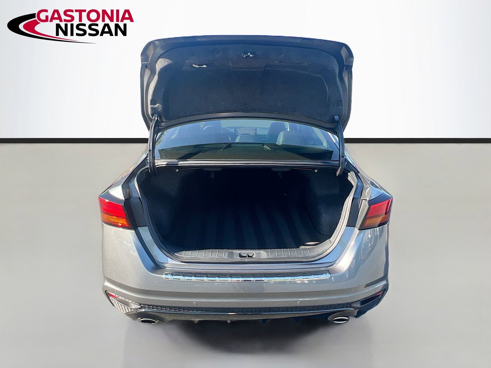 Used 2023 Nissan Altima 2.5 SR w/ SR Premium Package image 35