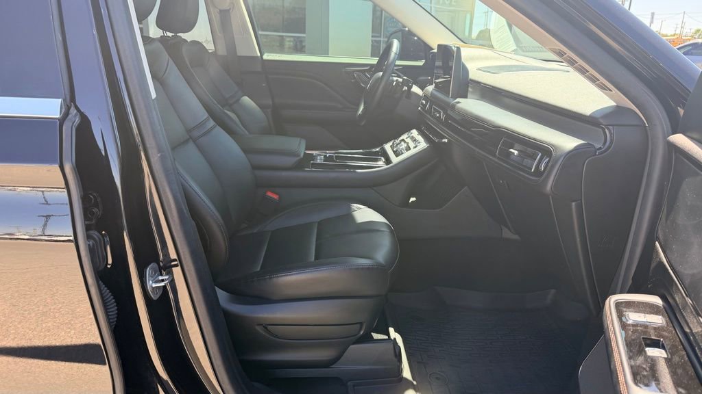 Used 2023 Lincoln Aviator AWD image 19