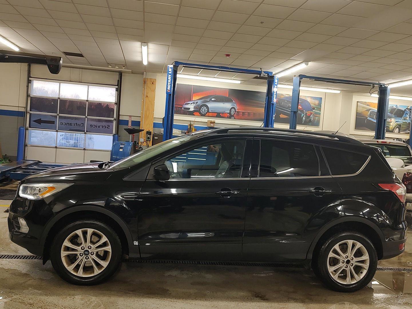 Used 2018 Ford Escape SEL w/ Canadian Touring Package image 25