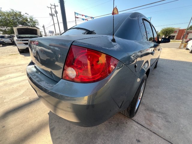 Used 2005 Chevrolet Cobalt Sedan FWD image 5