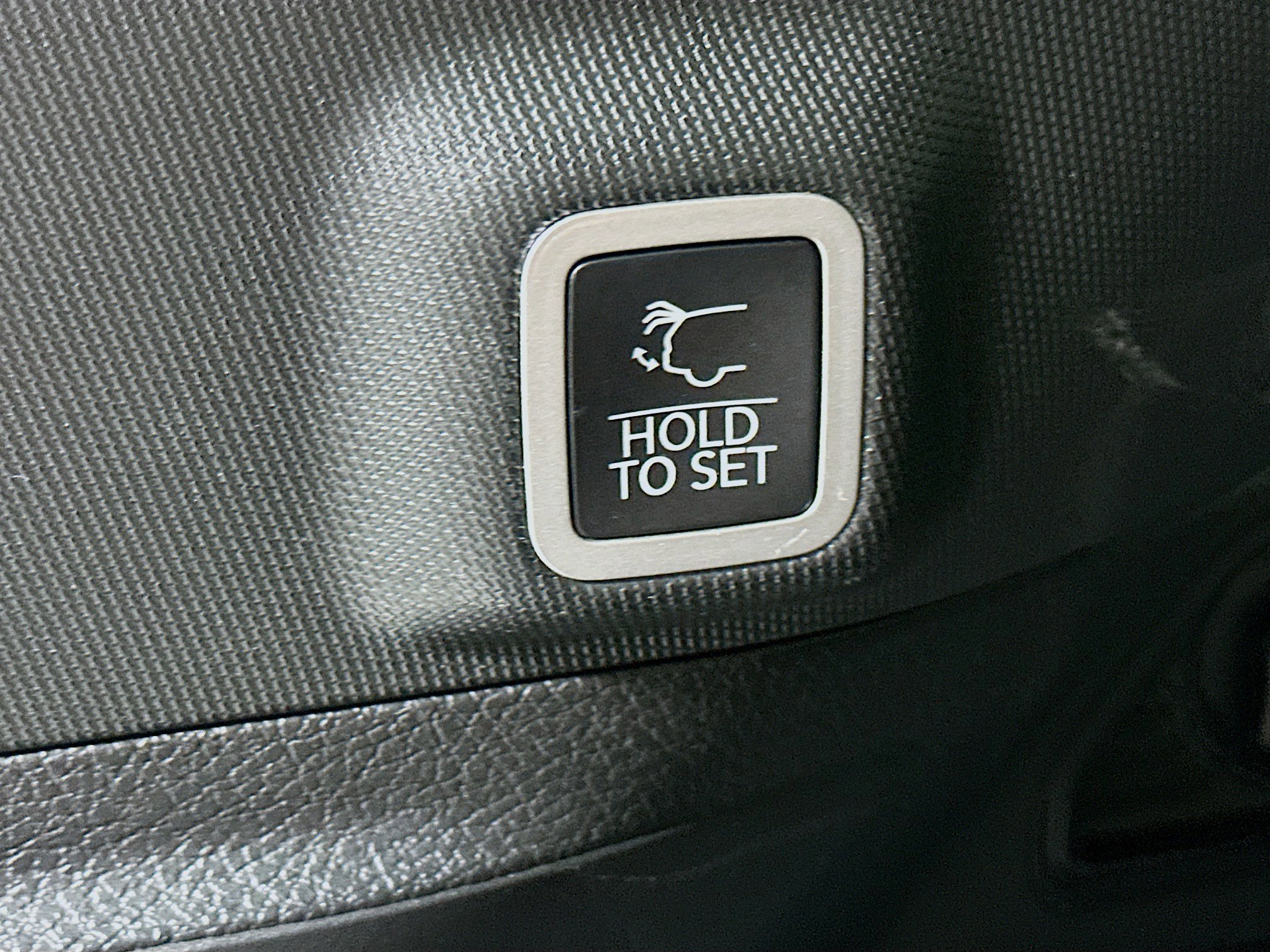 Used 2022 Jeep Grand Cherokee Overland w/ Luxury Tech Group IV image 32