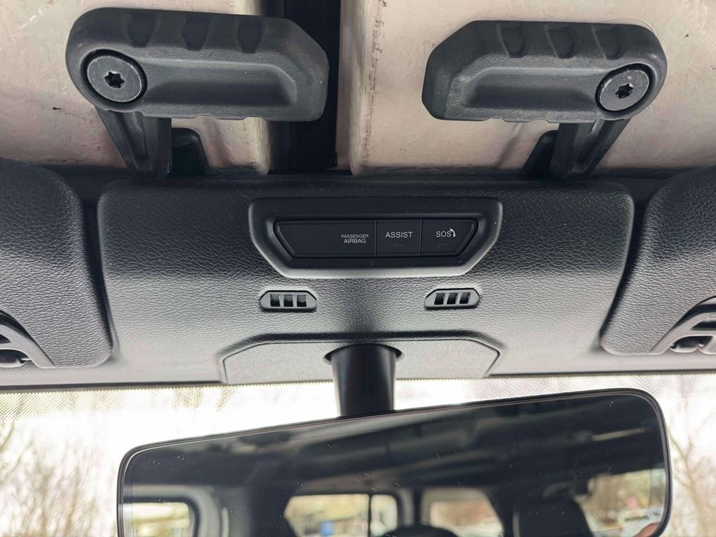 Used 2022 Jeep Wrangler Unlimited Sahara w/ LED Lighting Group AWD/4WD image 30