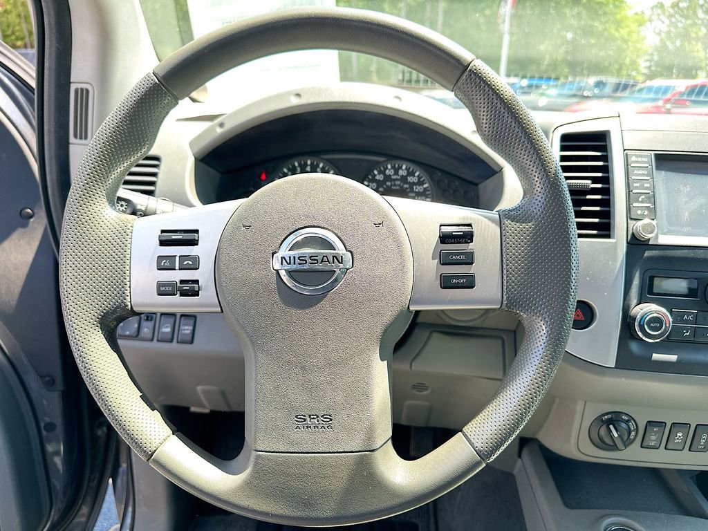 Used 2021 Nissan Frontier SV w/ Midnight Edition Floor Mats AWD/4WD image 18