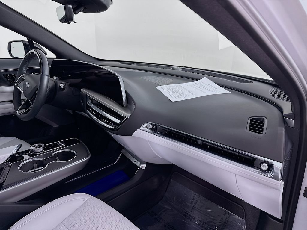 Used 2025 Cadillac Lyriq Sport image 29