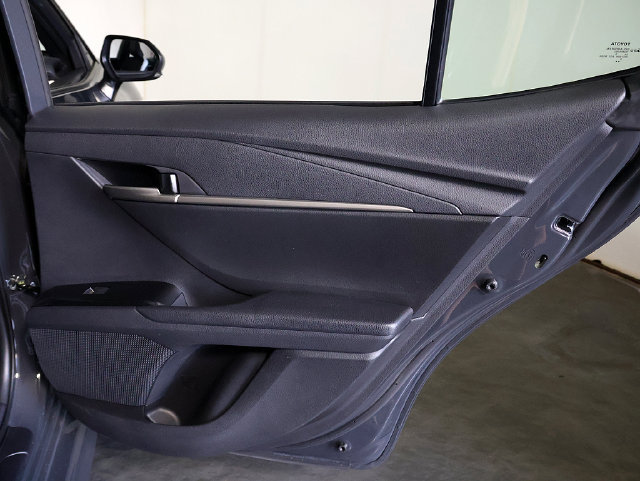 Used 2025 Toyota Camry SE FWD image 29