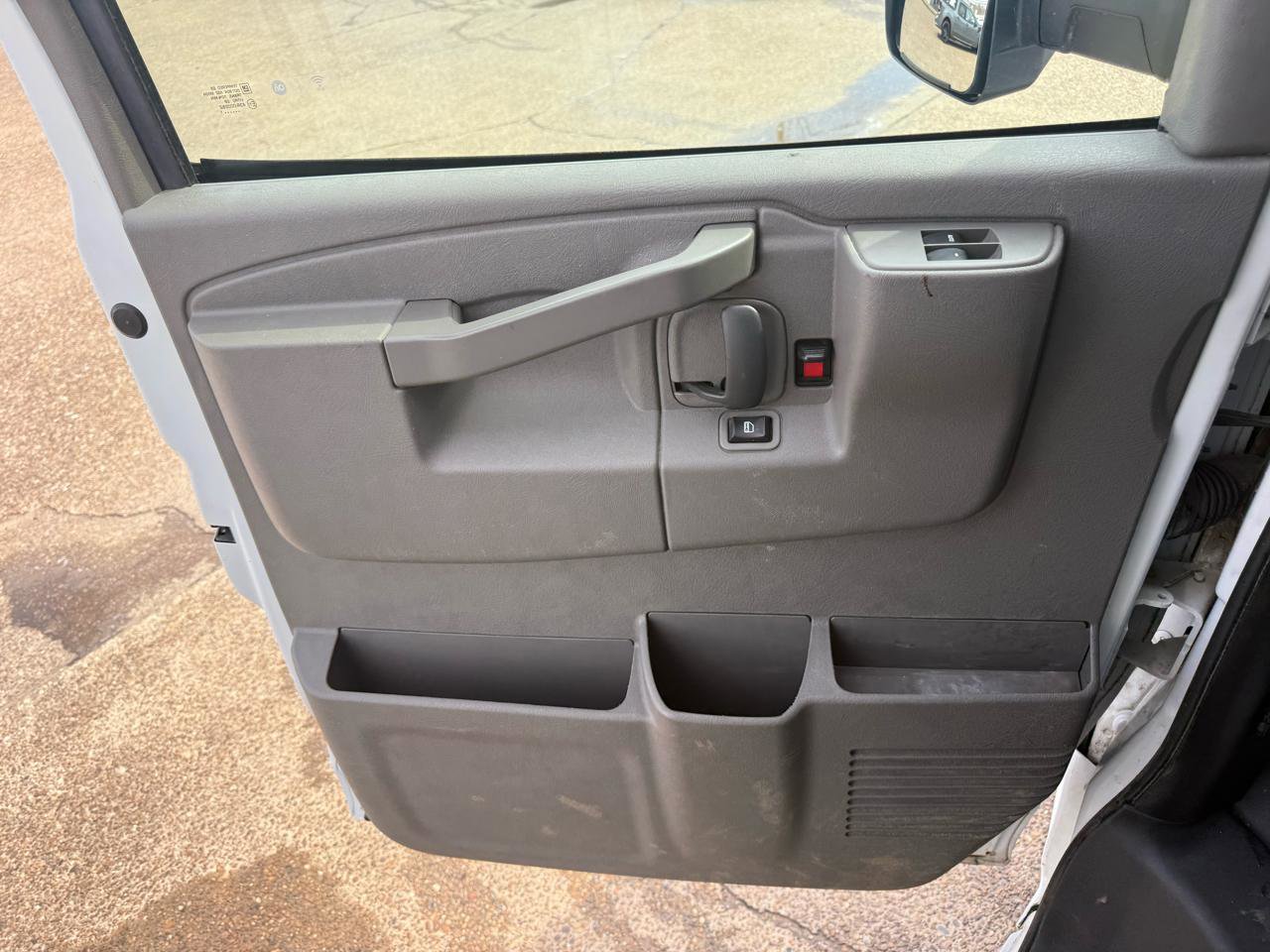 Used 2021 Chevrolet Express 3500 w/ Power Convenience Package RWD image 17