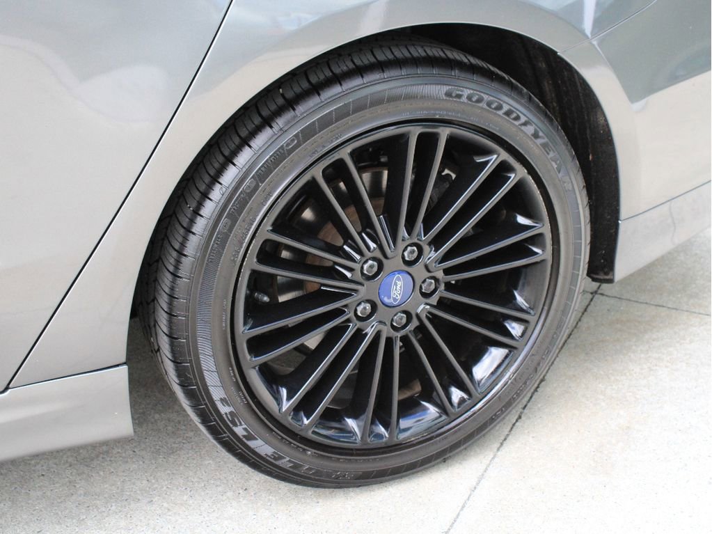 Used 2014 Ford Fusion SE w/ Equipment Group 202A FWD image 39