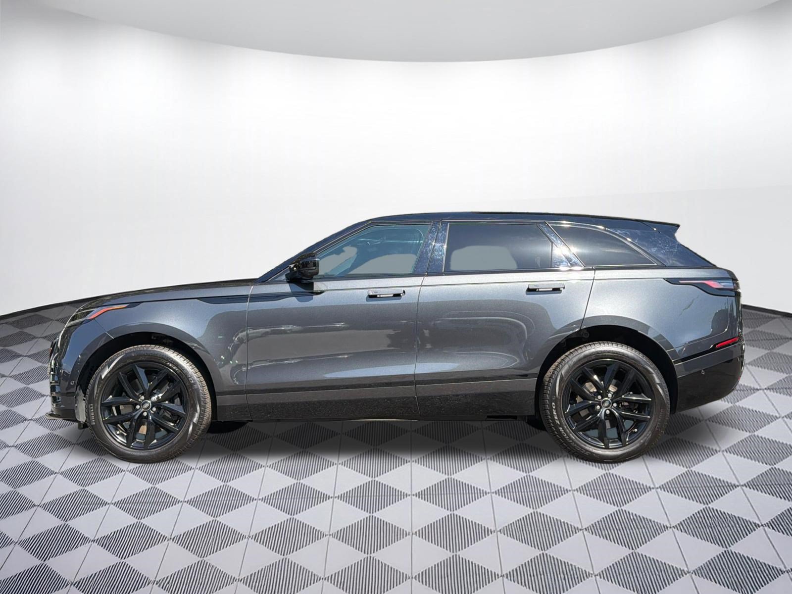 Used 2026 Land Rover Range Rover Velar Dynamic SE AWD/4WD image 2