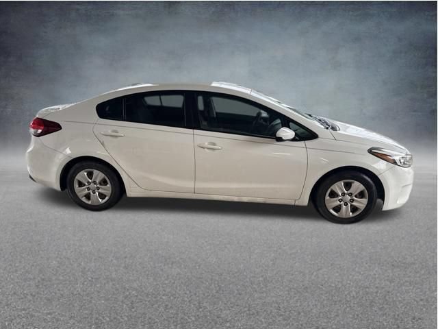 Used 2017 Kia Forte LX FWD image 7