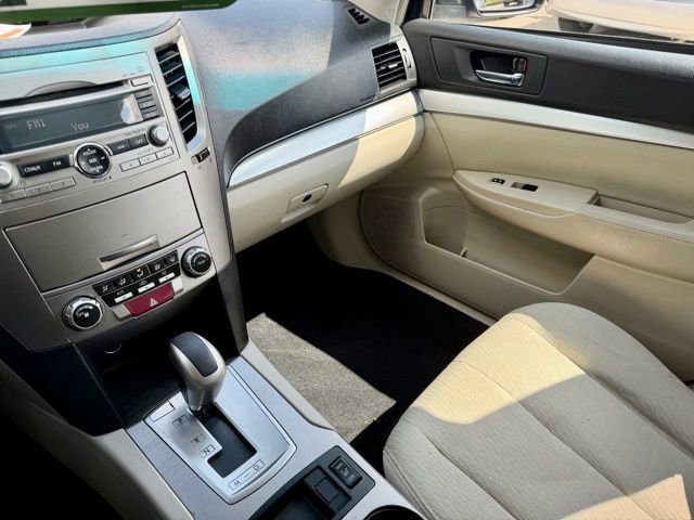 Used 2011 Subaru Outback 2.5i Premium image 34