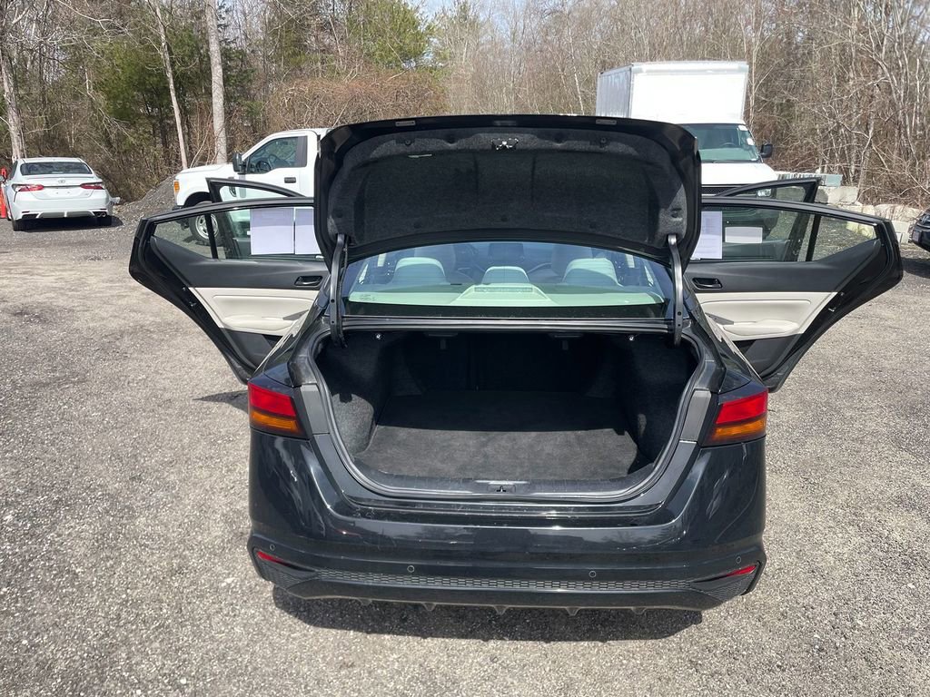 Used 2024 Nissan Altima 2.5 SV image 24