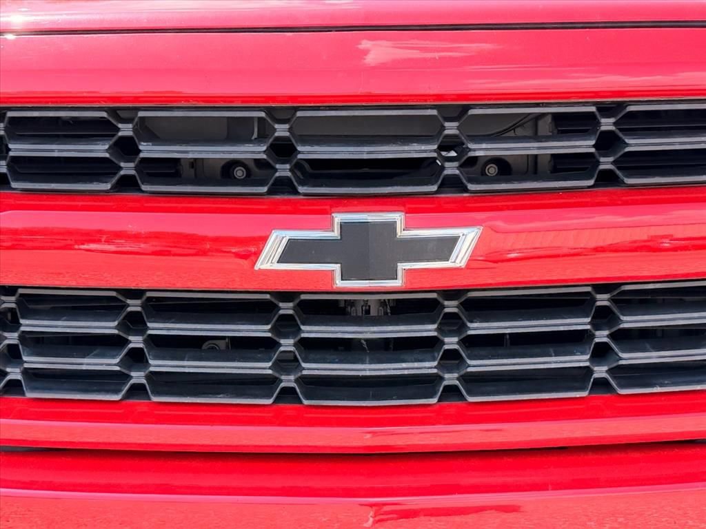 Used 2017 Chevrolet Silverado 1500 Custom w/ Custom Convenience Package AWD/4WD image 10