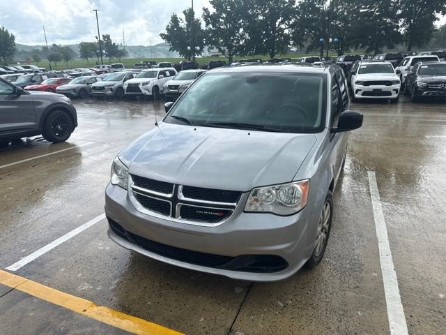 Used 2018 Dodge Grand Caravan SE FWD image 2