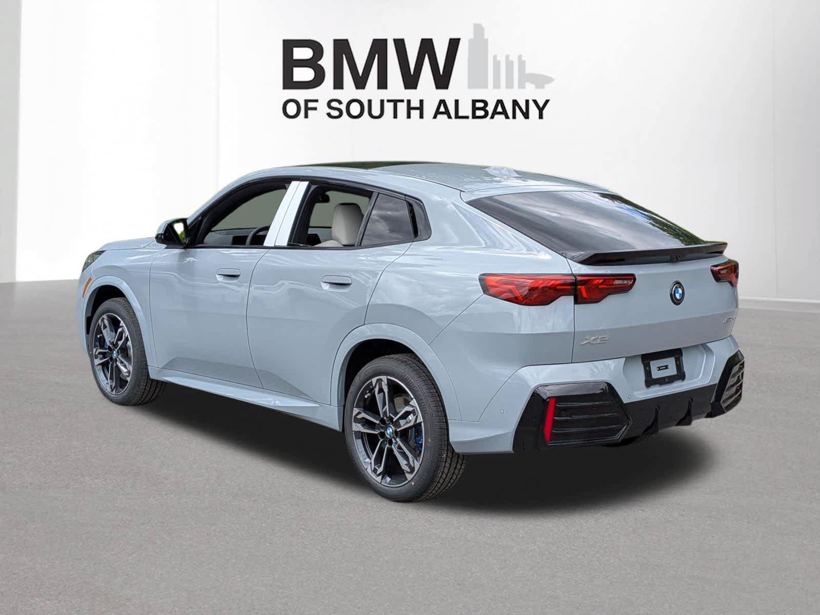 New 2026 BMW X2 xDrive28i w/ Technology Package AWD/4WD image 4