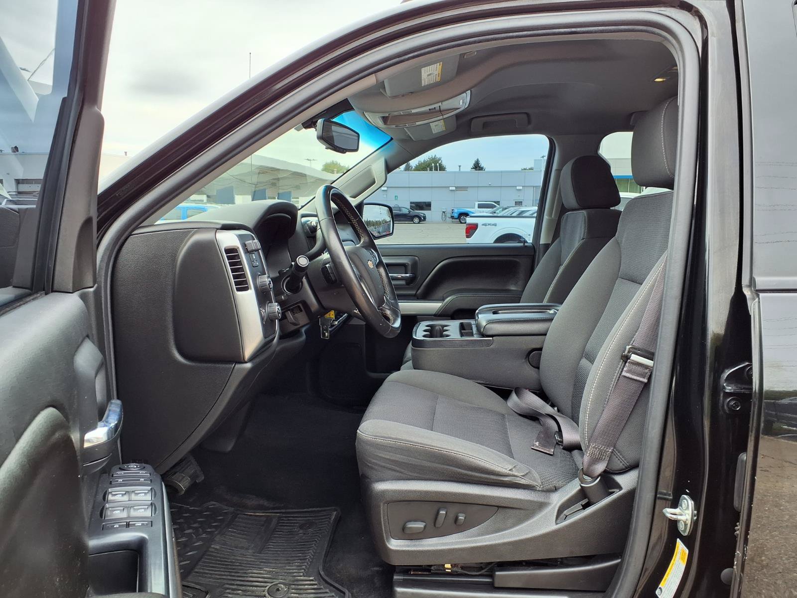 Used 2017 Chevrolet Silverado 1500 LT w/ Midnight Edition AWD/4WD image 17