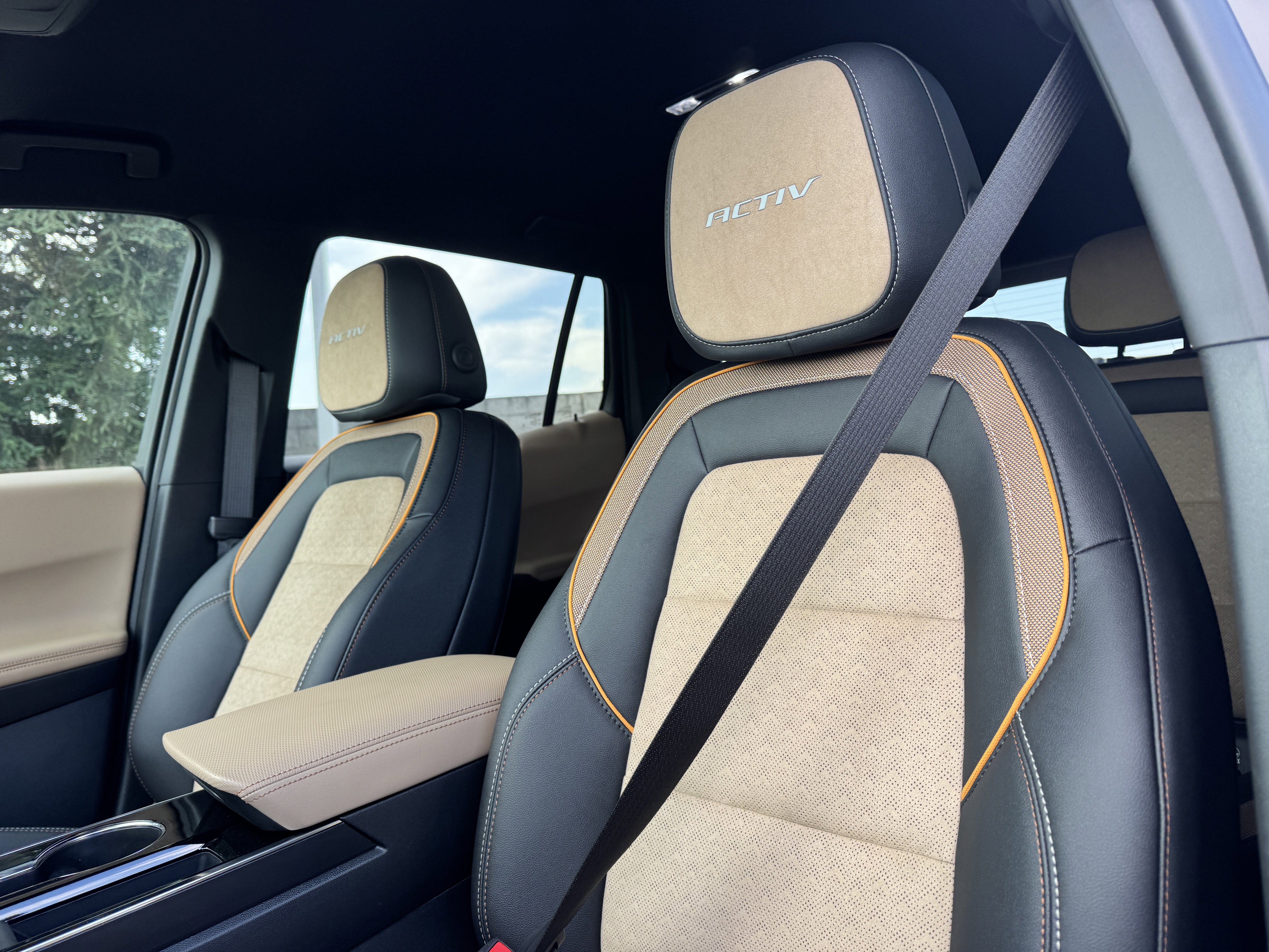 New 2026 Chevrolet Equinox ACTIV w/ Safety and Technology Package image 14