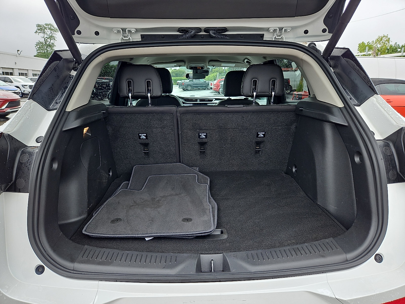 Used 2023 Buick Encore GX Select w/ Sport Touring Package FWD image 29
