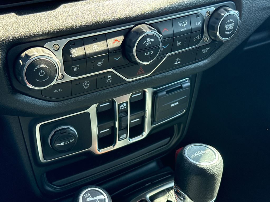 New 2025 Jeep Gladiator Sport image 27