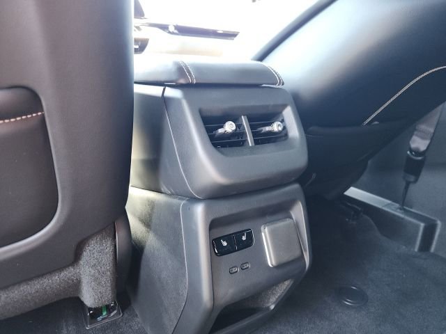 New 2025 Cadillac Optiq Luxury 2 image 9