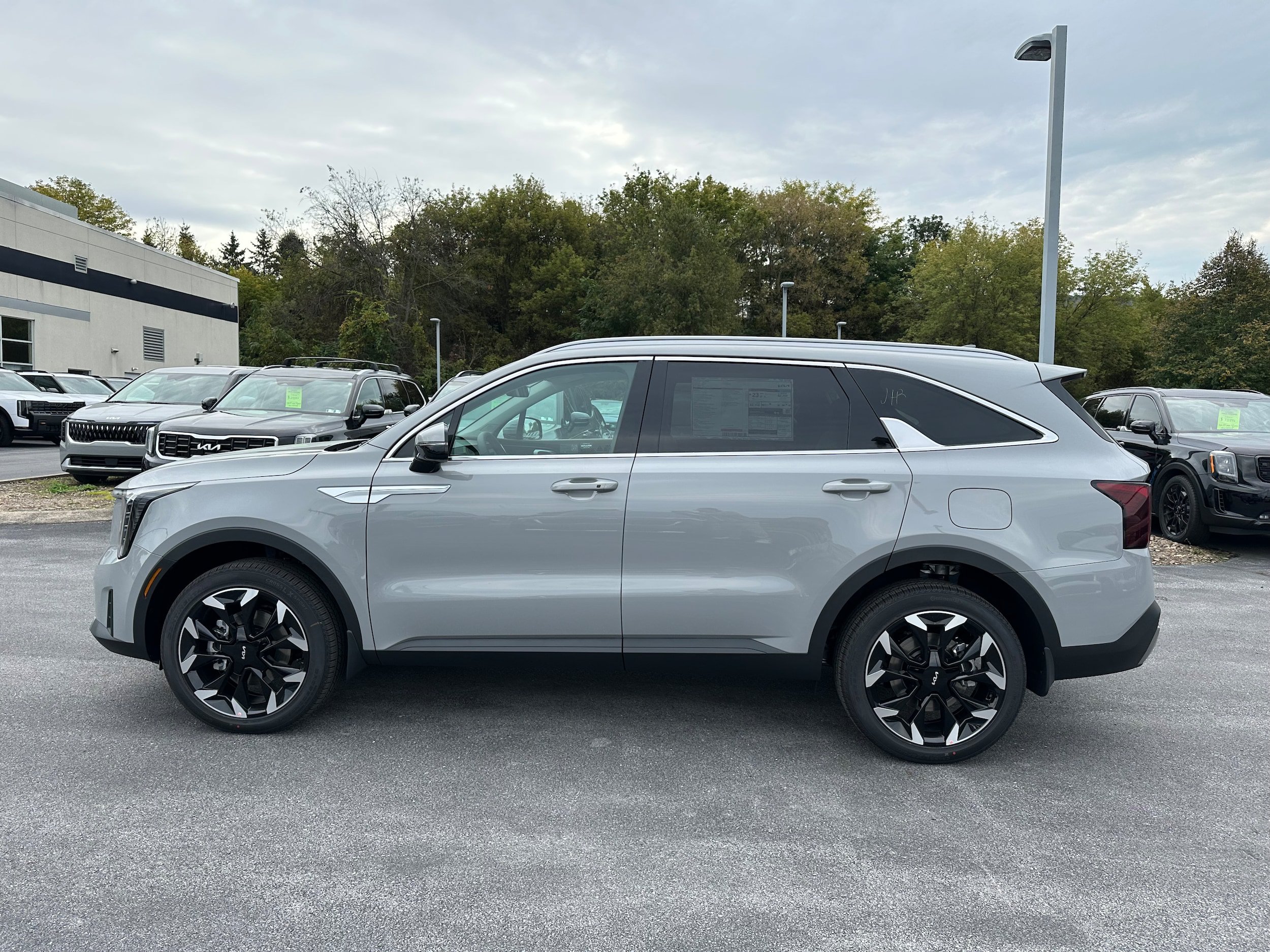 New 2026 Kia Sorento EX AWD/4WD image 8
