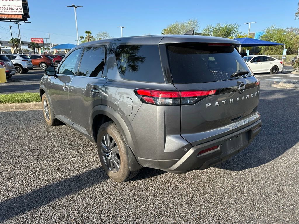 Used 2025 Nissan Pathfinder S image 4