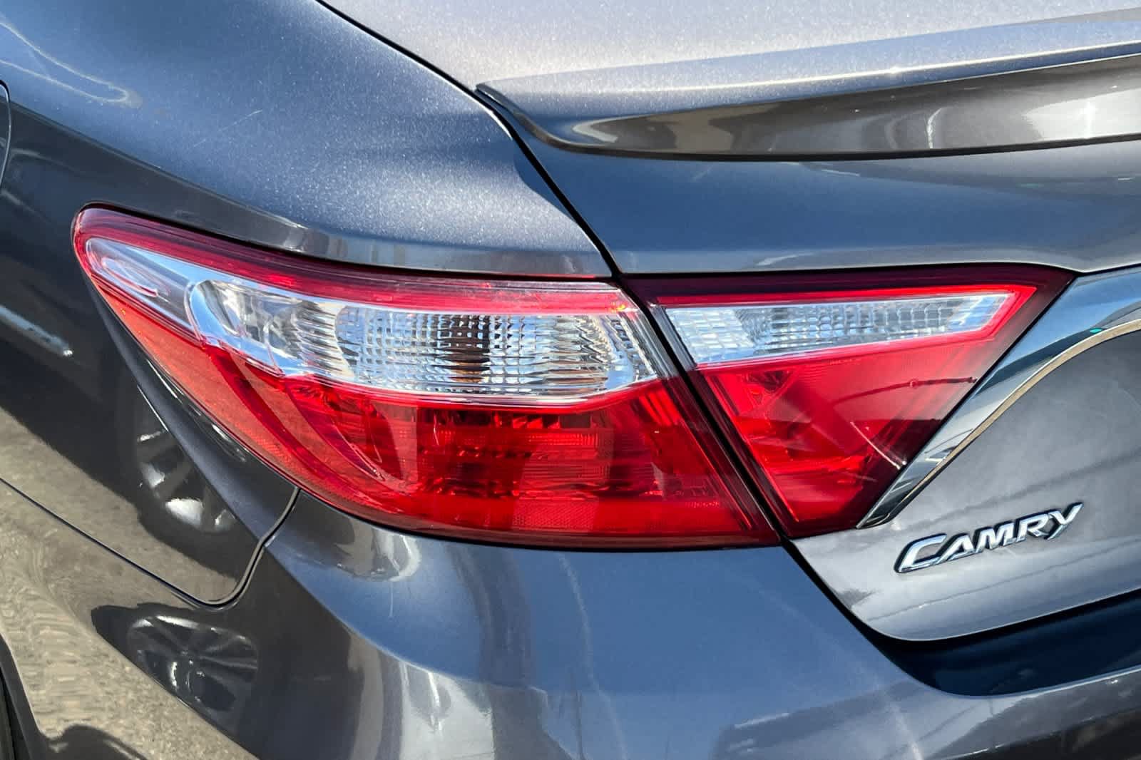 Used 2016 Toyota Camry SE FWD image 15