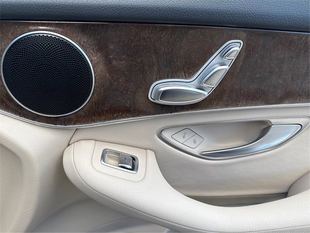 Used 2018 Mercedes-Benz GLC 300 4MATIC w/ Premium Package image 24