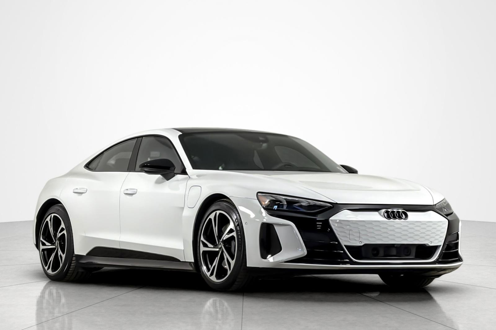 Used 2024 Audi e-tron GT Prestige w/ Prestige Package image 7