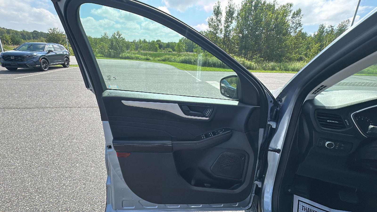 Used 2022 Ford Escape SE w/ Convenience Package image 24