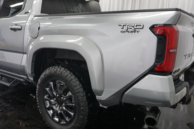 Used 2025 Toyota Tacoma TRD Sport AWD/4WD image 13