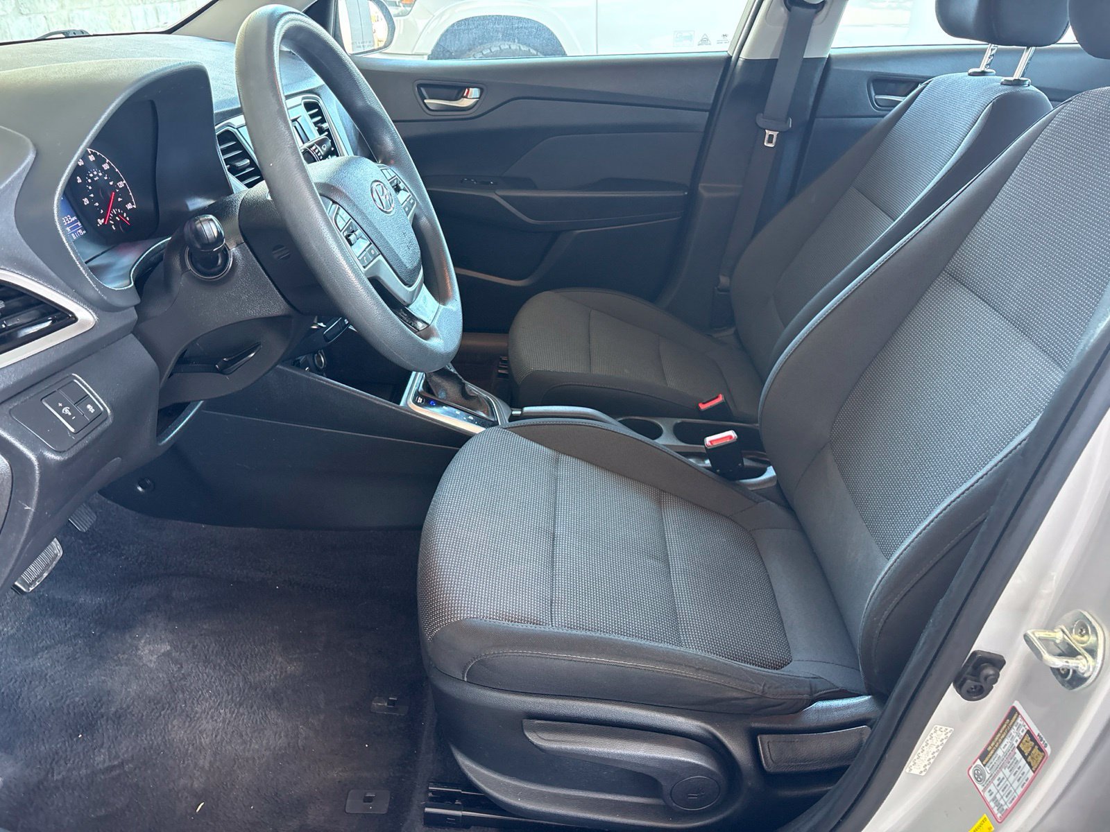 Used 2021 Hyundai Accent SE FWD image 13