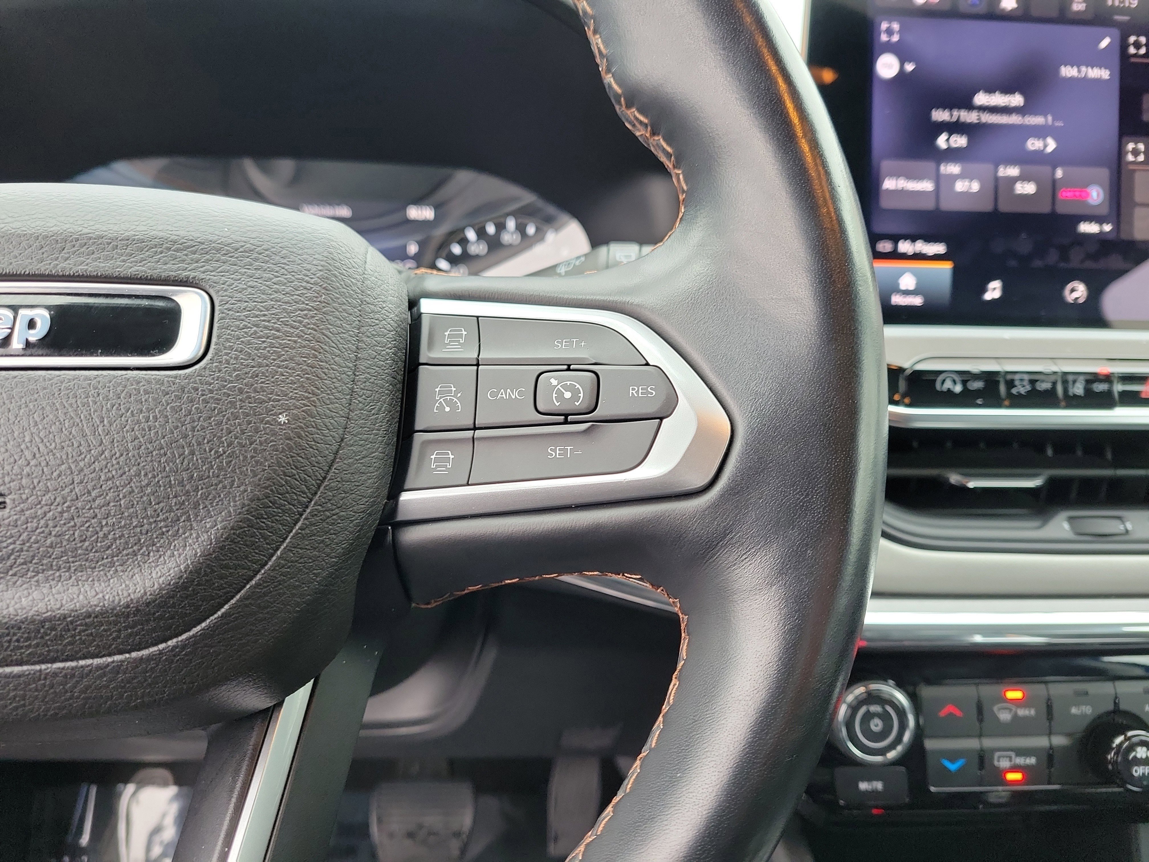 Used 2022 Jeep Compass Limited image 23