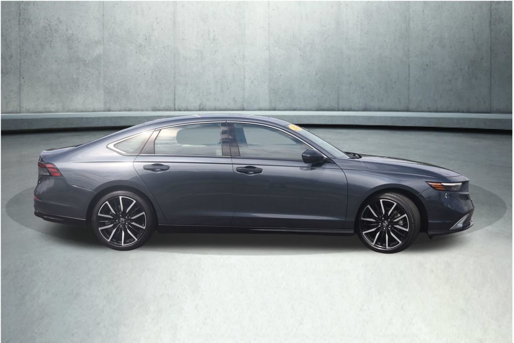 Used 2023 Honda Accord Touring image 17
