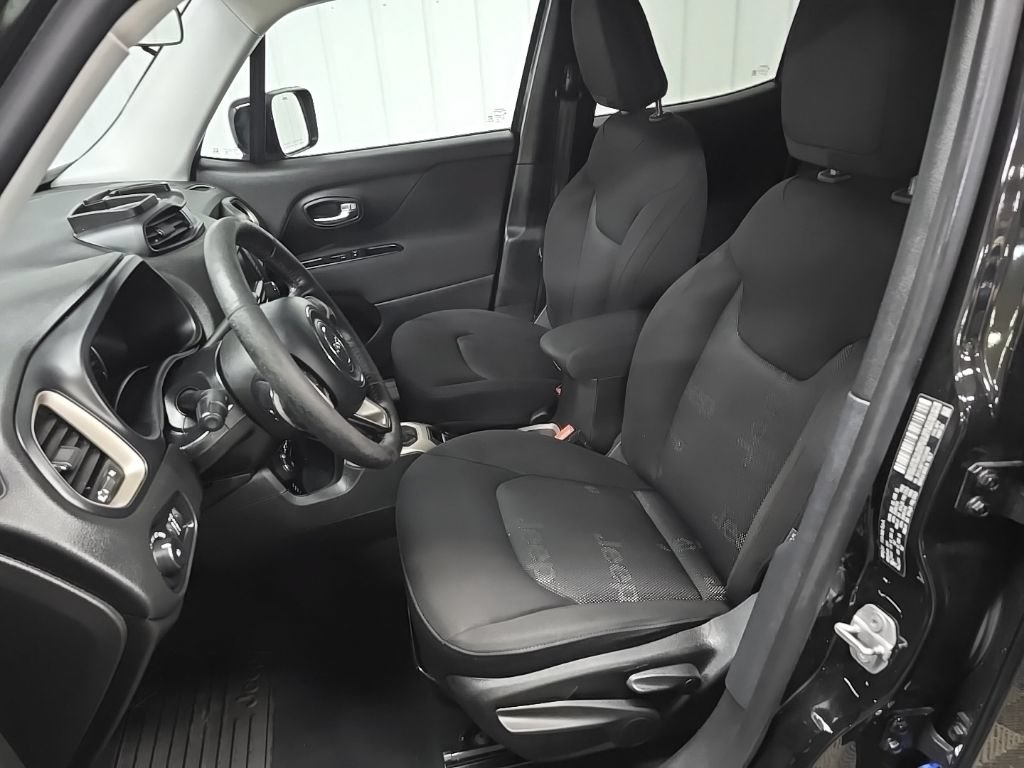 Used 2016 Jeep Renegade Latitude w/ Cold Weather Group AWD/4WD image 32