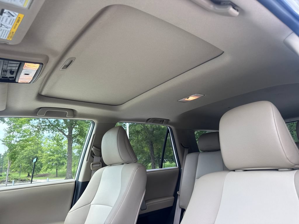 Used 2020 Toyota 4Runner SR5 Premium w/ Moonroof Package AWD/4WD image 30