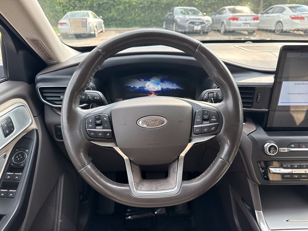 Used 2020 Ford Explorer Platinum w/ Premium Technology Package AWD/4WD image 16