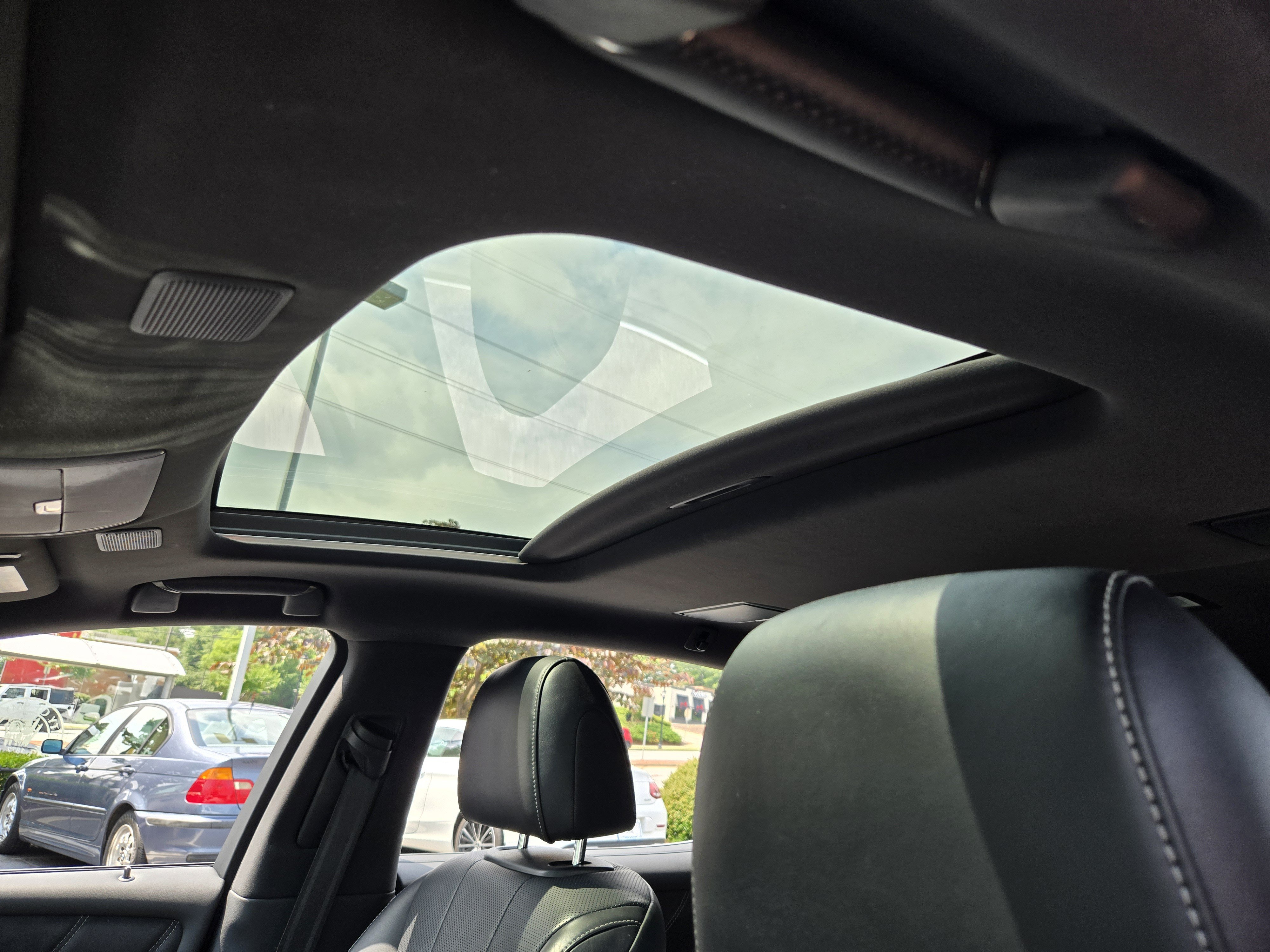 Used 2019 Lexus LS 500 w/ Accessory Package (Z1) RWD image 17