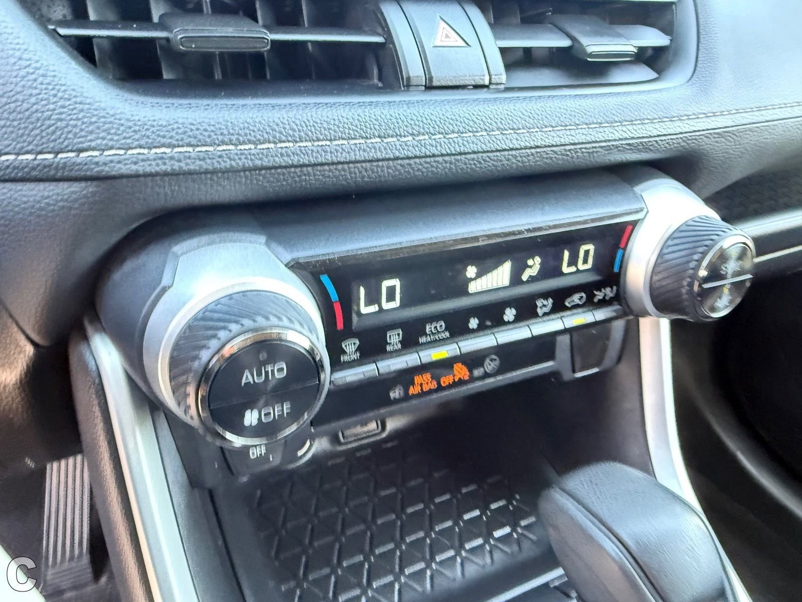 Used 2024 Toyota RAV4 LE AWD/4WD image 21