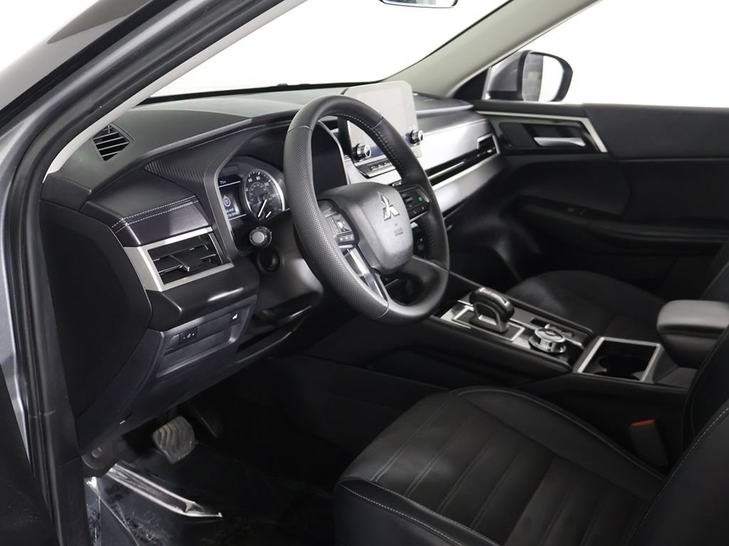 Used 2024 Mitsubishi Outlander SE AWD/4WD image 24
