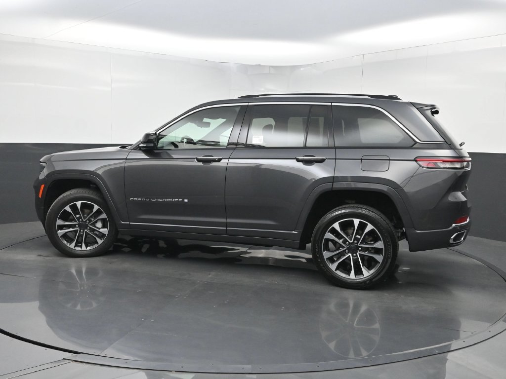 Used 2022 Jeep Grand Cherokee Overland w/ Luxury Tech Group IV RWD image 48
