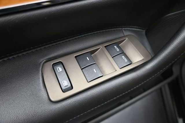 Used 2013 Lincoln MKX FWD image 13