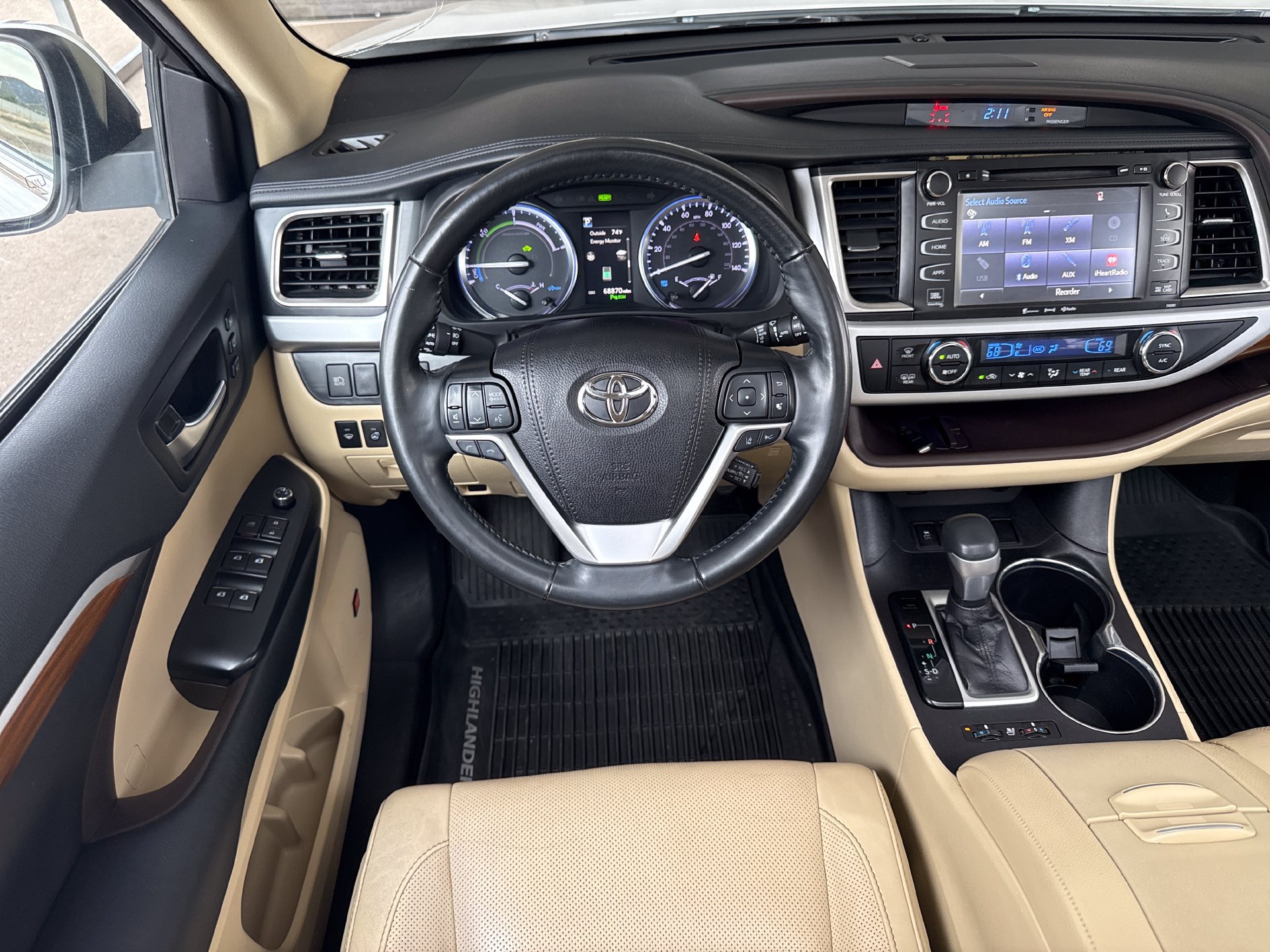 Used 2019 Toyota Highlander Limited Platinum AWD/4WD image 16