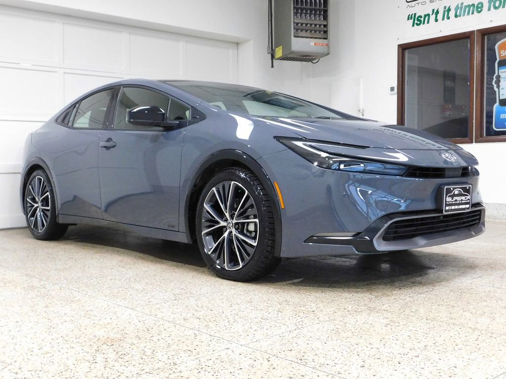 Used 2024 Toyota Prius XLE image 5