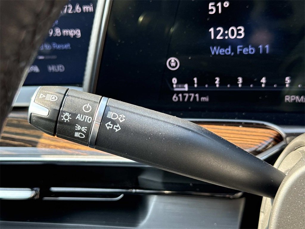 Used 2021 Cadillac Escalade Premium Luxury image 29