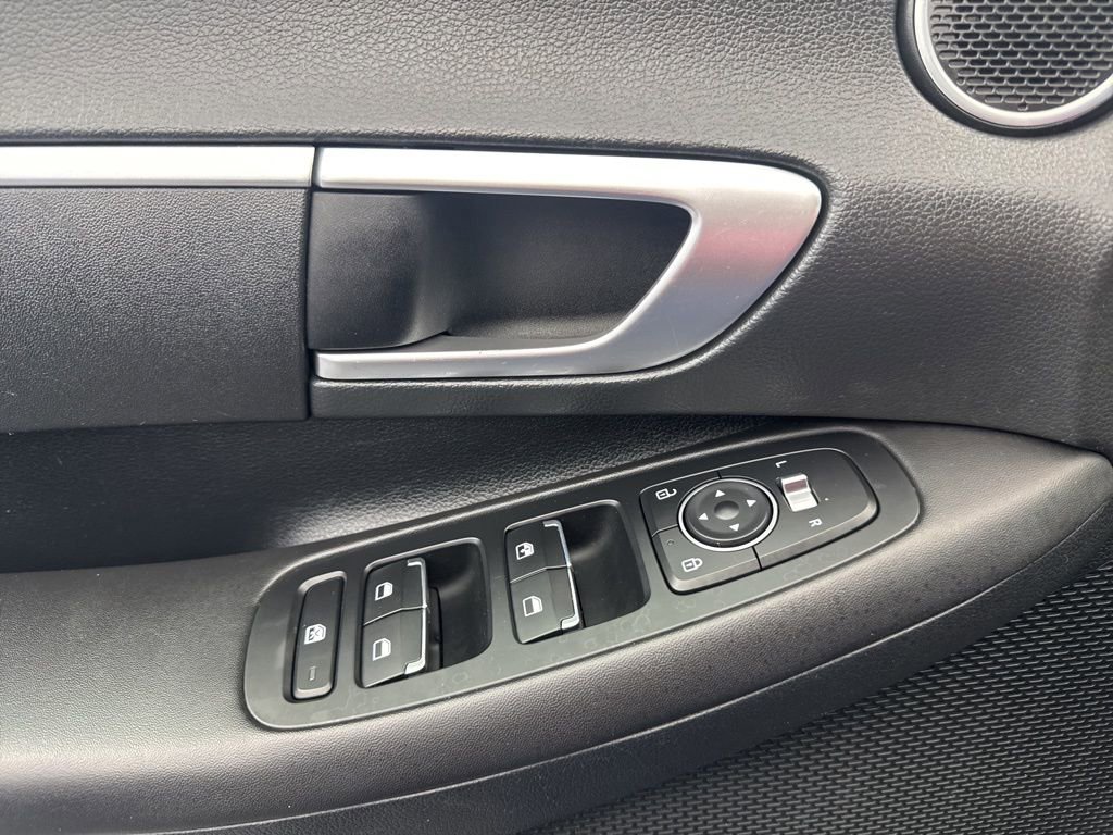 Used 2023 Hyundai Sonata SE FWD image 29