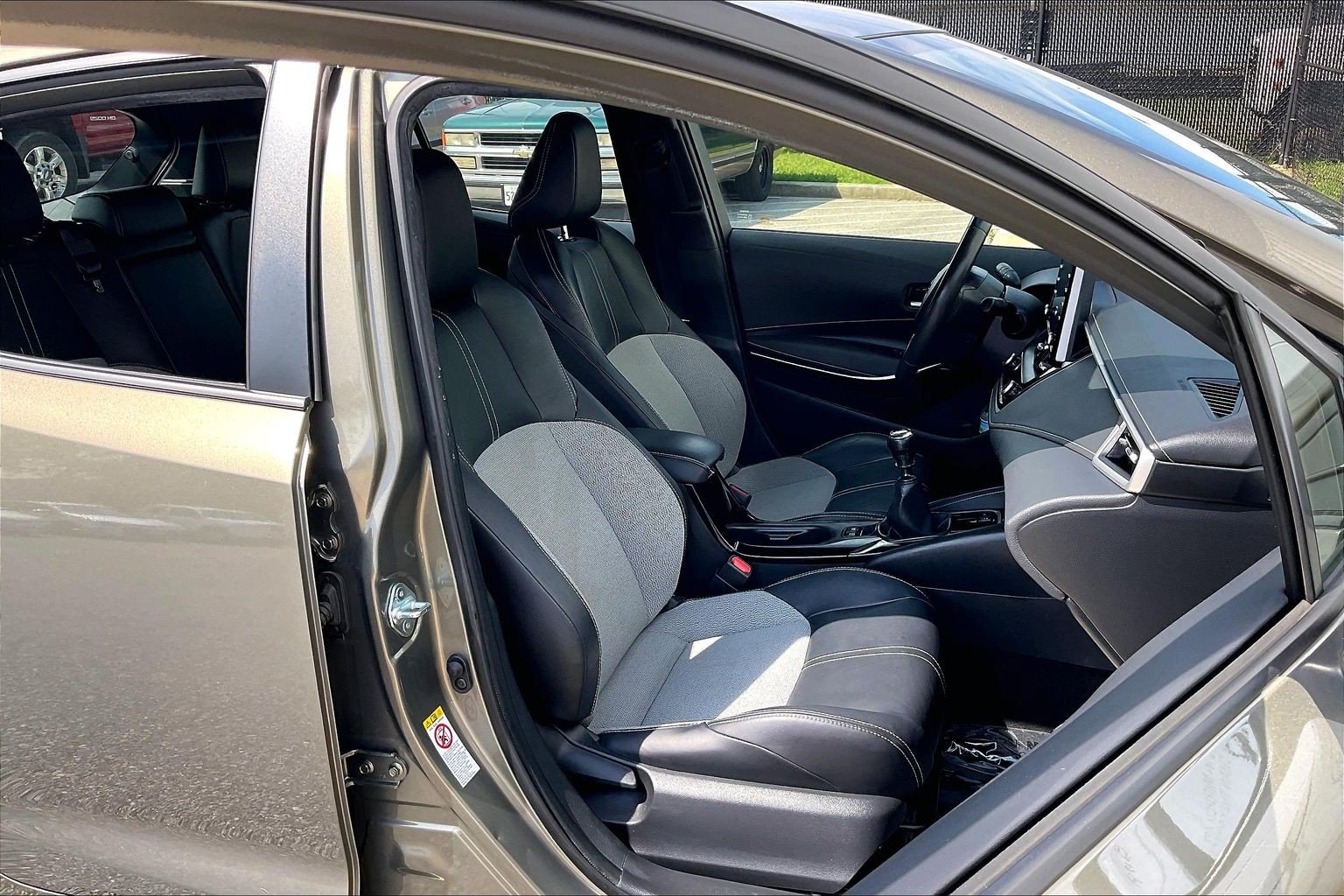 Used 2019 Toyota Corolla XSE FWD image 9
