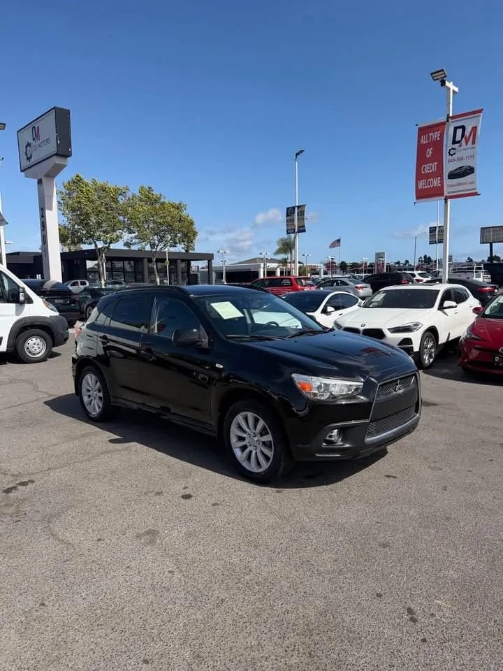 Used 2011 Mitsubishi Outlander Sport SE FWD image 3