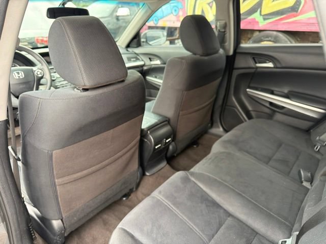 Used 2014 Honda Crosstour EX image 17