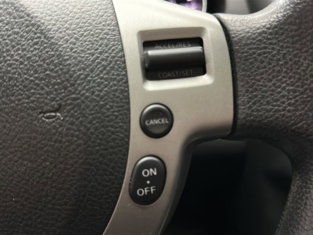 Used 2013 Nissan Rogue SV w/ Premium Pkg image 23